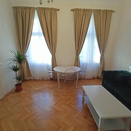 Garden Of Light Apartment 锡比乌 外观 照片